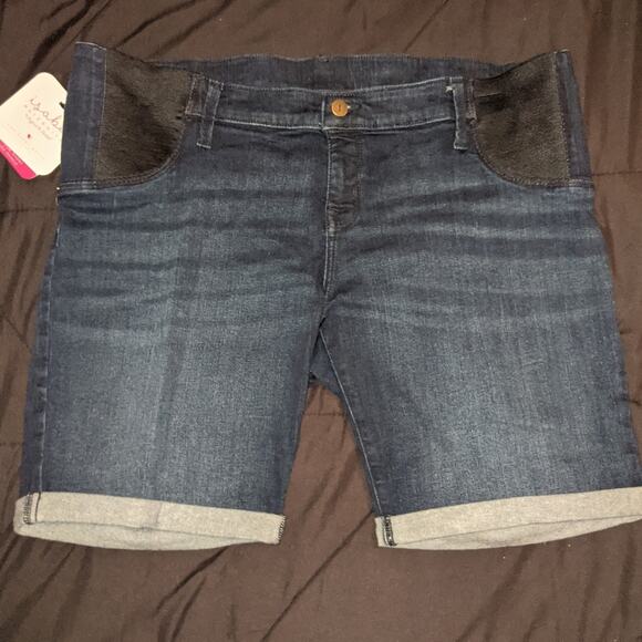 Isabel Maternity by Ingrid & Isabel Bermuda Shorts + Side Panels Size 16 - Picture 3 of 14